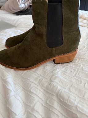 Women's Olive Suede Chelsea Ankle Boots